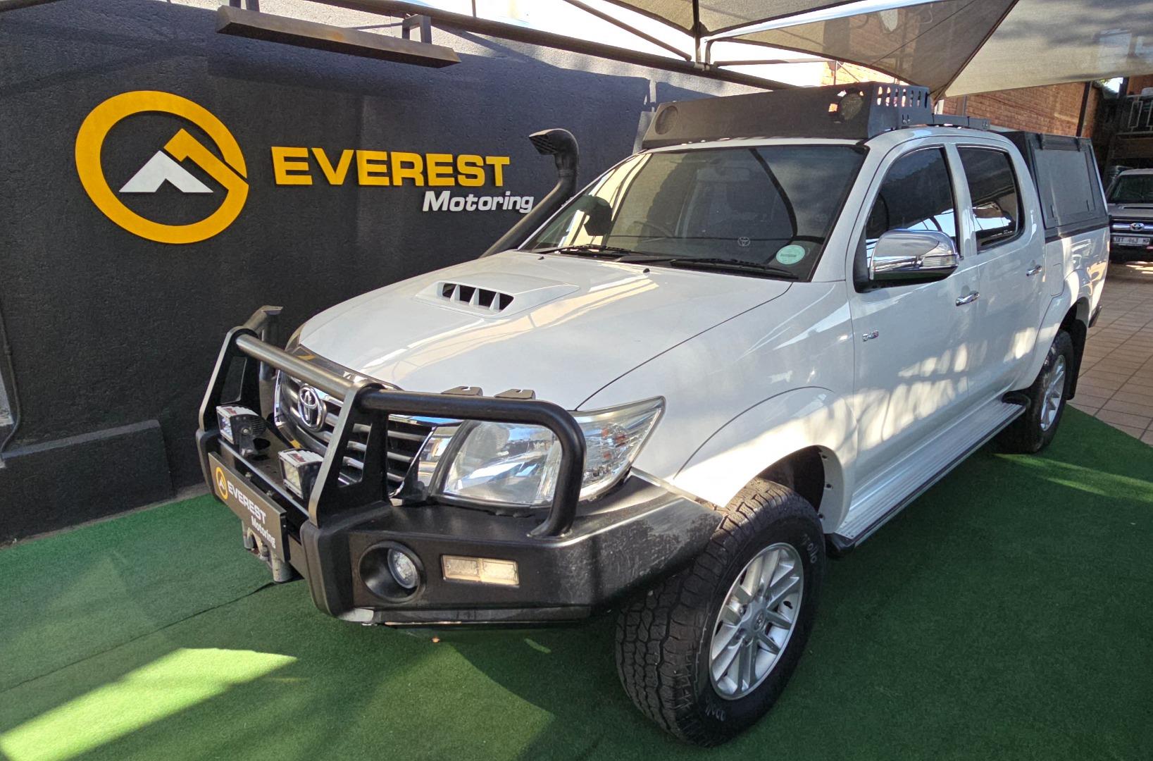 Toyota Hilux 3.0D-4D Double Cab Raider Everest Motoring