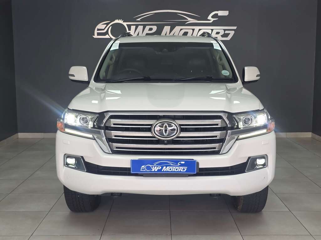 Toyota Land Cruiser 200 4.5D-4D V8 VX-R WP Motors
