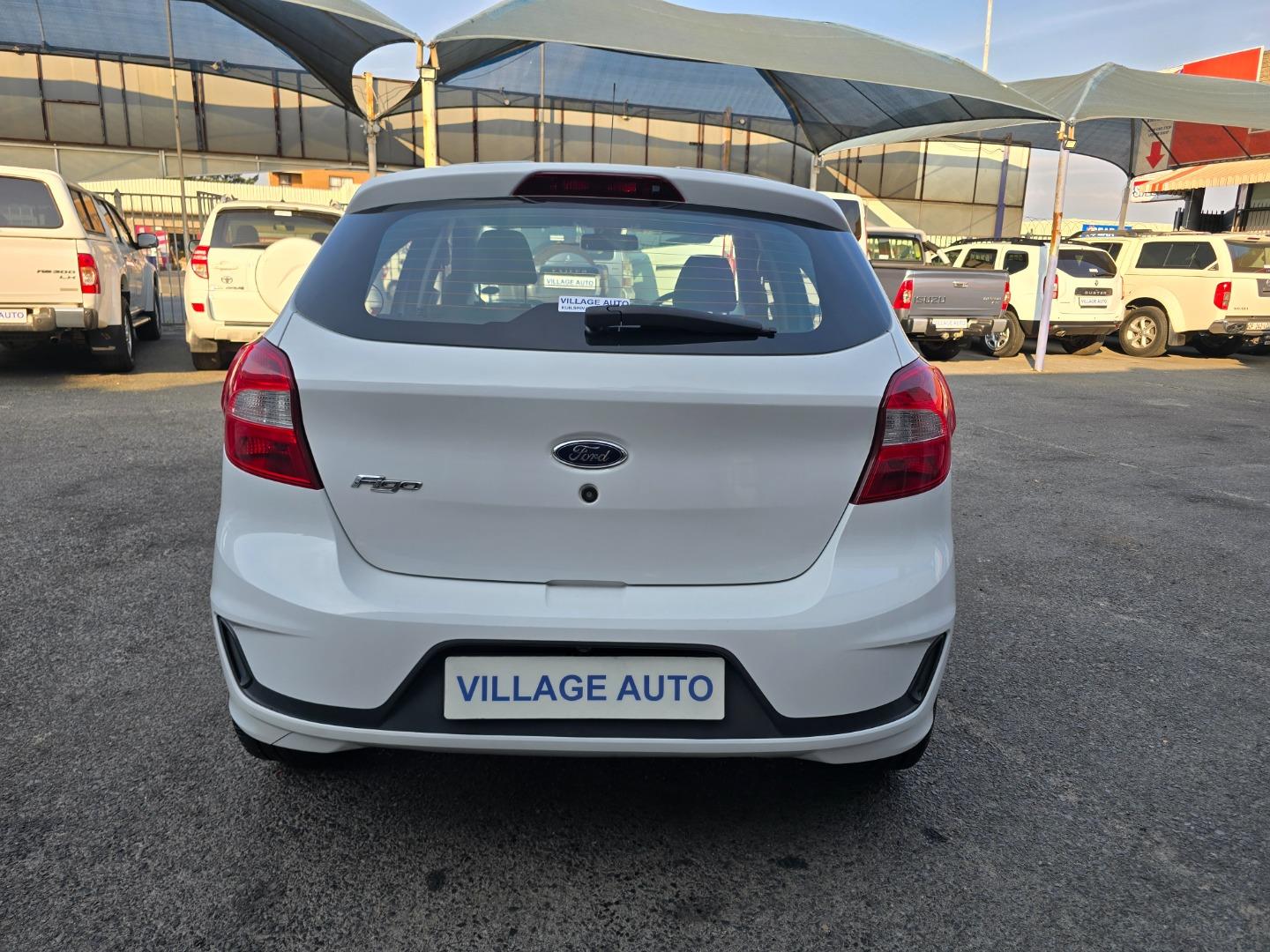 Ford Figo Hatch 1.5 Titanium Village Auto