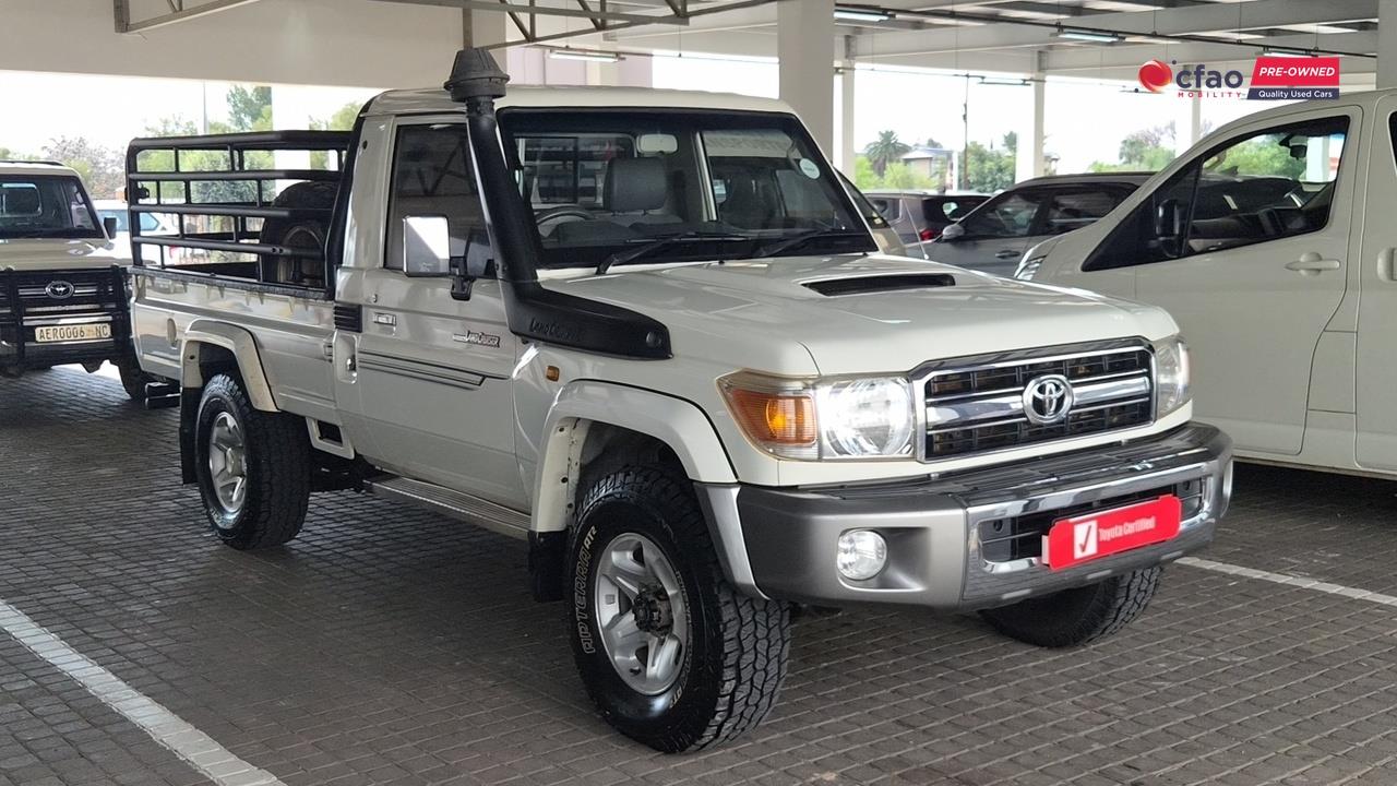 2014 Toyota Land Cruiser 79 4.5D-4D LX V8