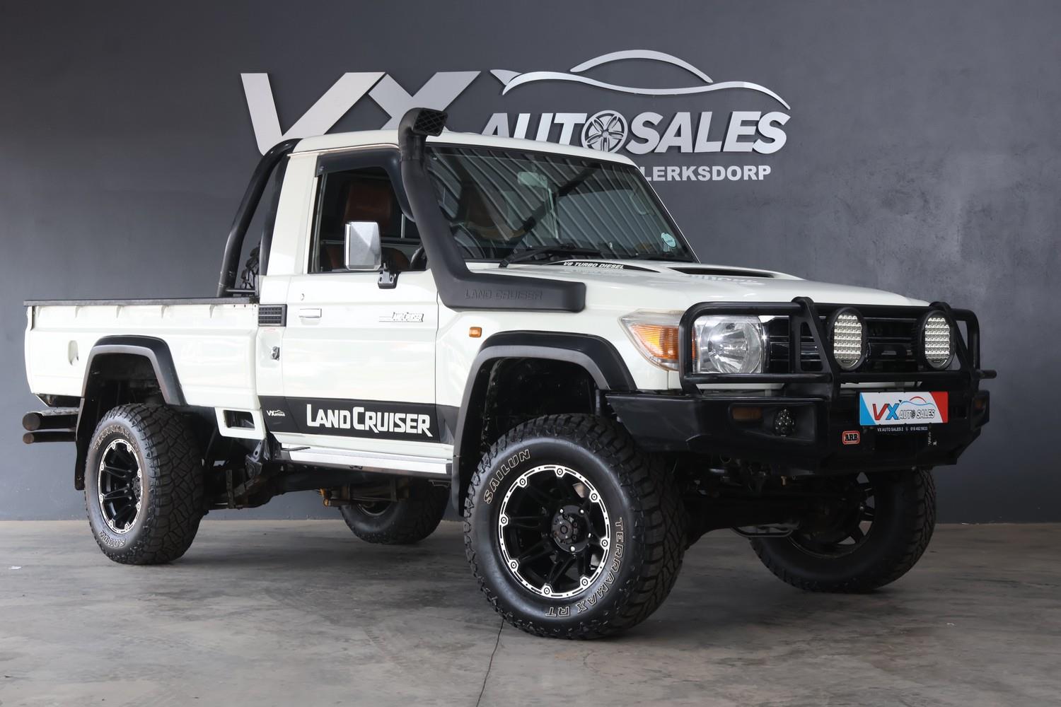 2015 Toyota Land Cruiser 79 4.5D-4D LX V8