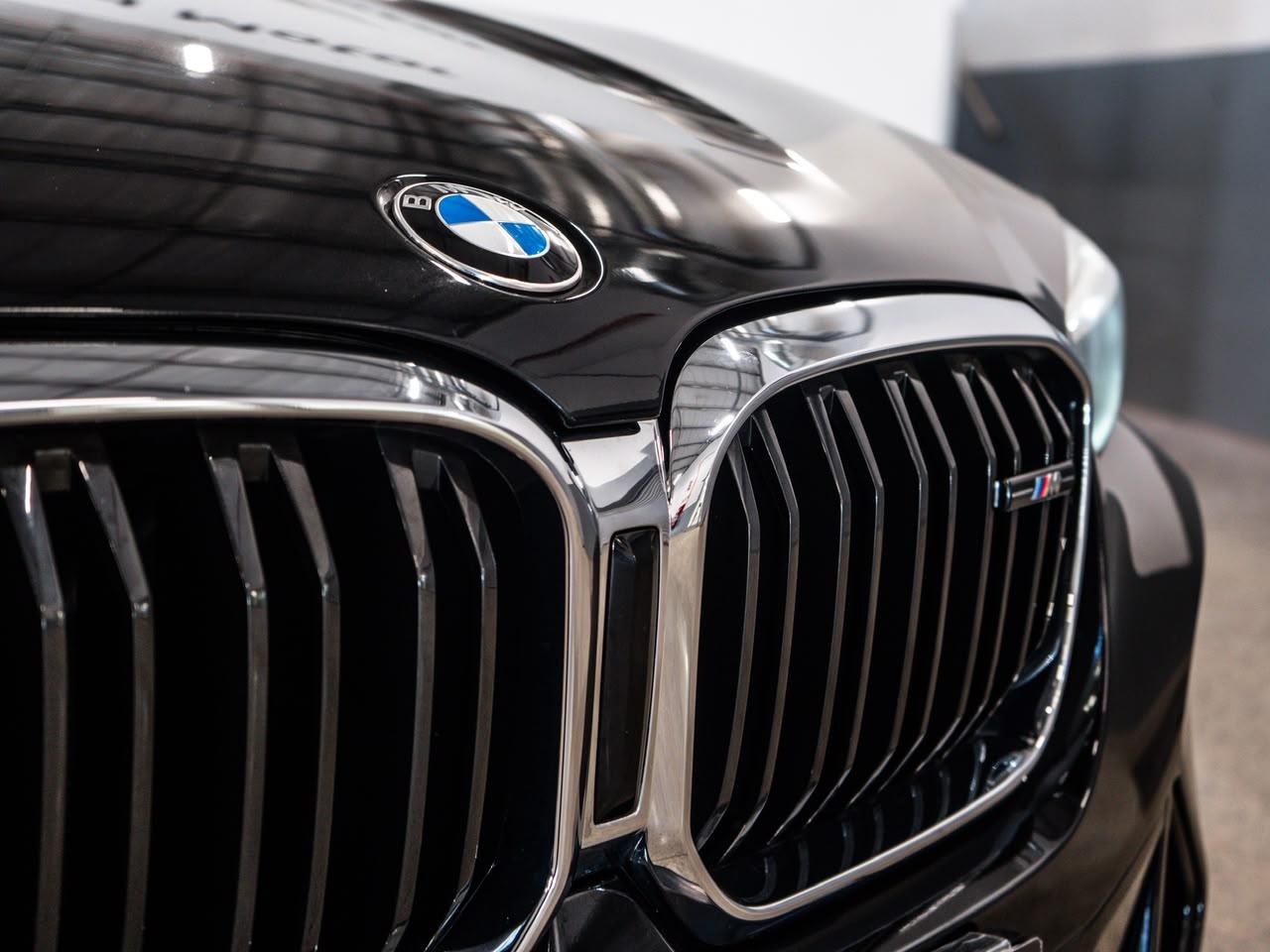 BMW X3 M40i Chery Waterfall