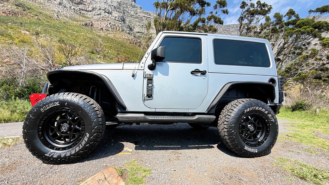 Jeep Wrangler 3.6L Sahara Carmichael Xtreme