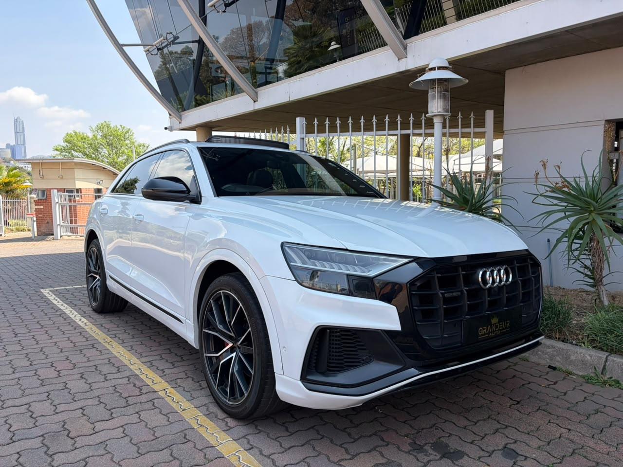 Audi Q8 55TFSI Quattro Grandeur Auto