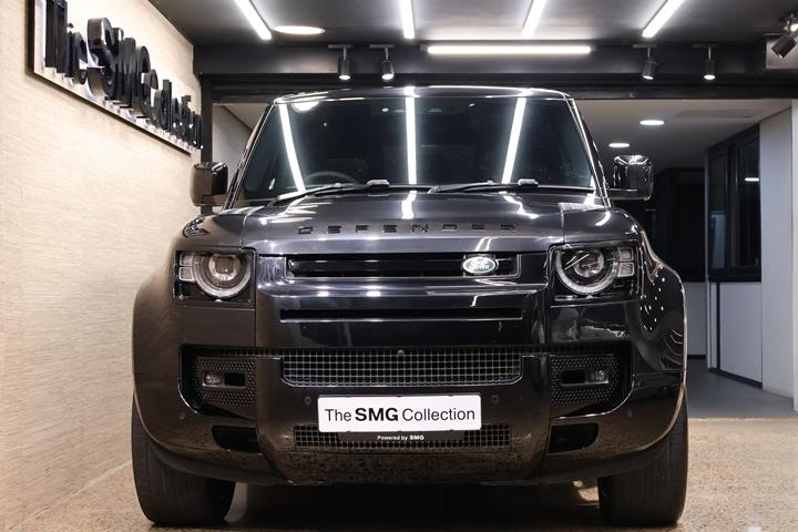 Land Rover Defender 90 V8 The SMG Collection