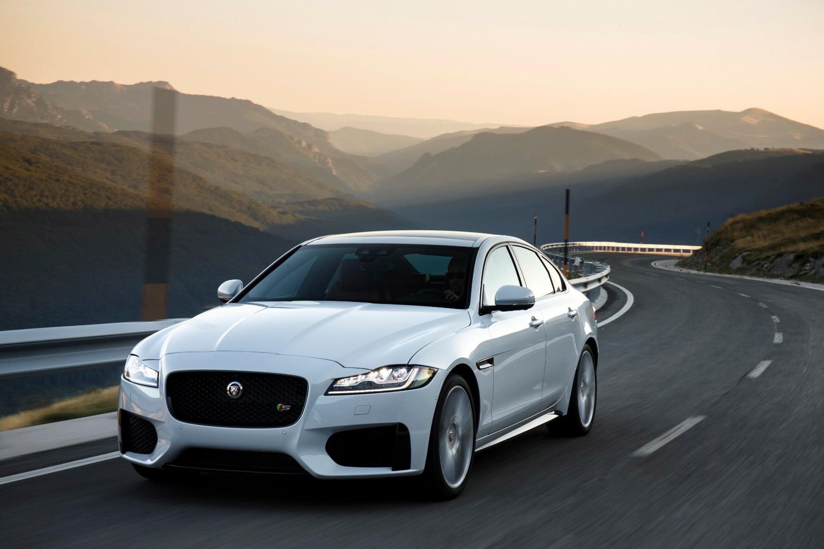 top-5-jaguar-xf-features-that-stand-out-from-the-competition-buying