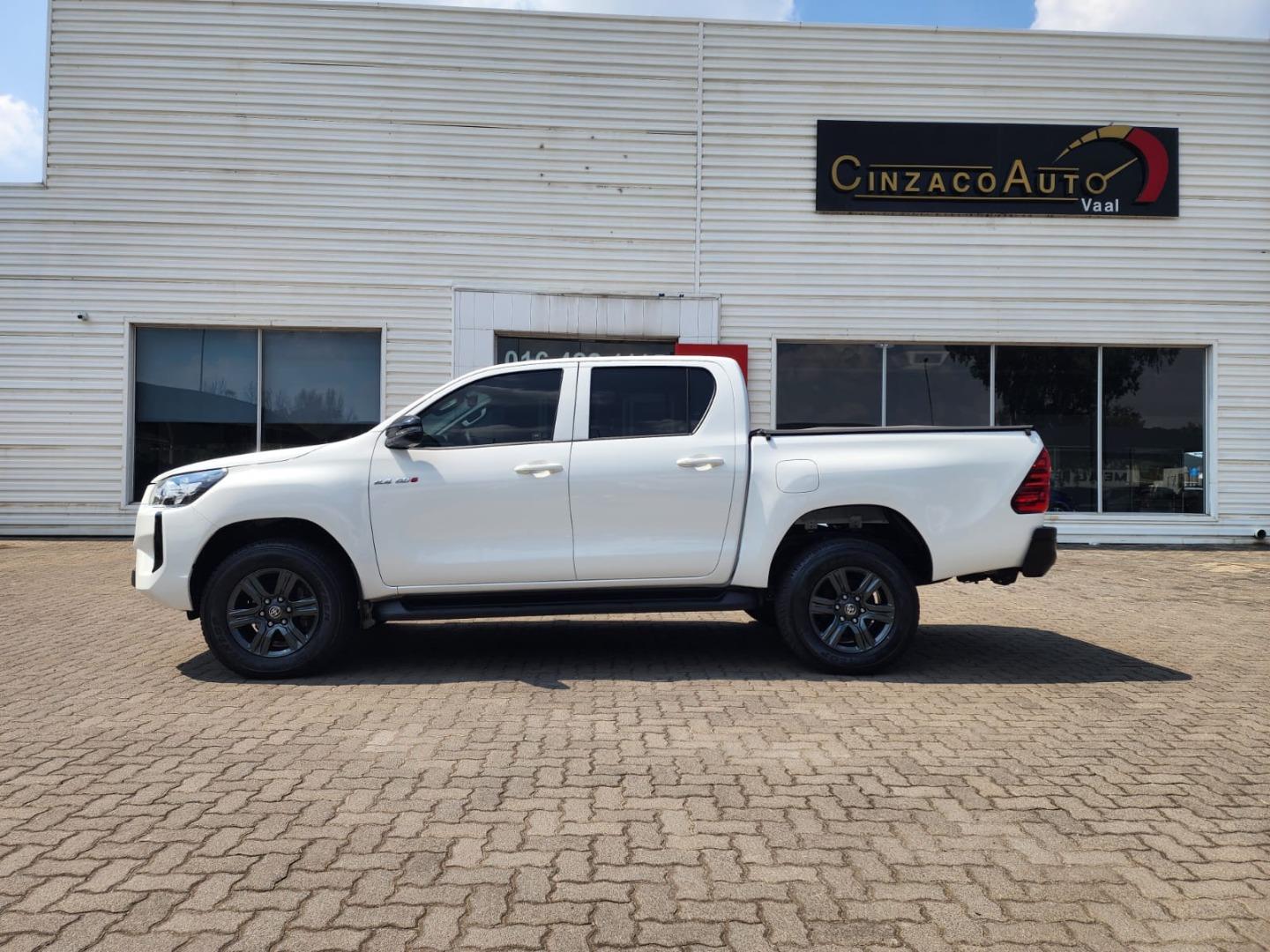 Toyota Hilux 2.4GD-6 Double Cab 4x4 Raider Auto Cinzaco Auto