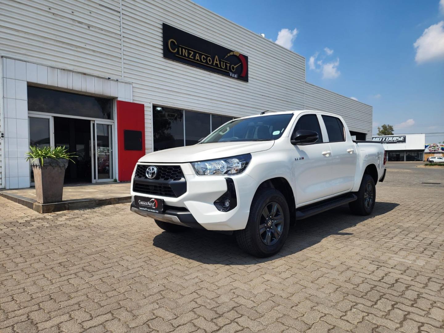 Toyota Hilux 2.4GD-6 Double Cab 4x4 Raider Auto Cinzaco Auto