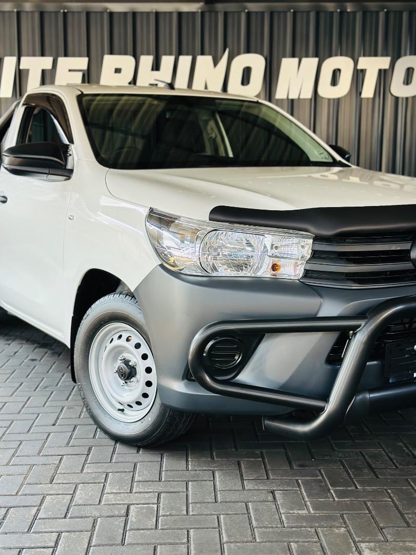 Toyota Hilux 2.0 Single Cab S (Aircon) White Rhino Motors
