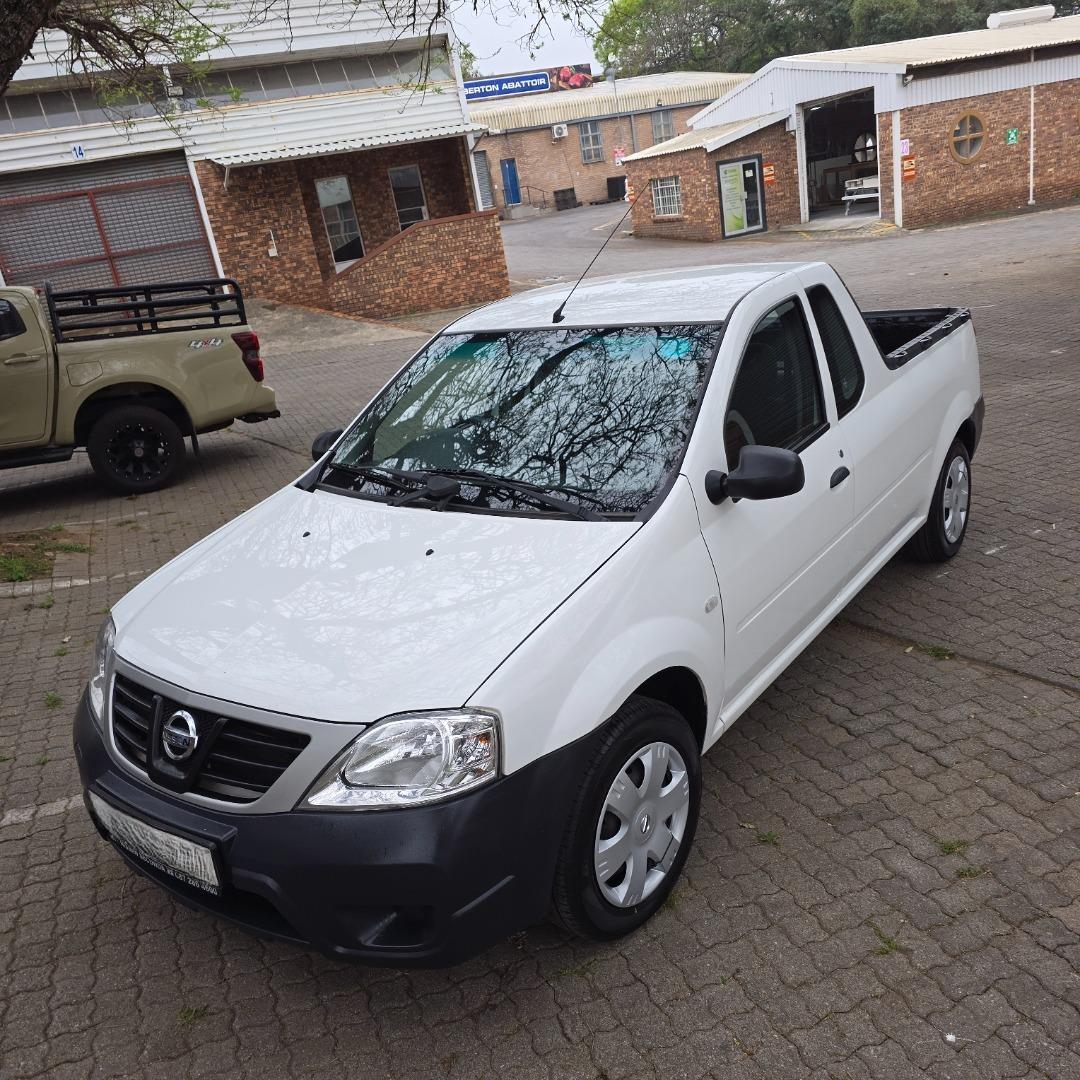 Nissan NP200 1.5dCi Safety Pack