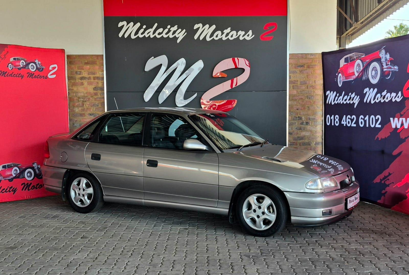 Opel Astra 160i E Midcity Motors 2