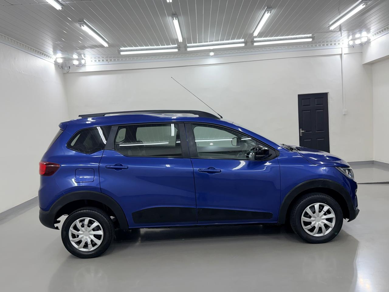 Renault Triber 1.0 Zen Auto Addicts