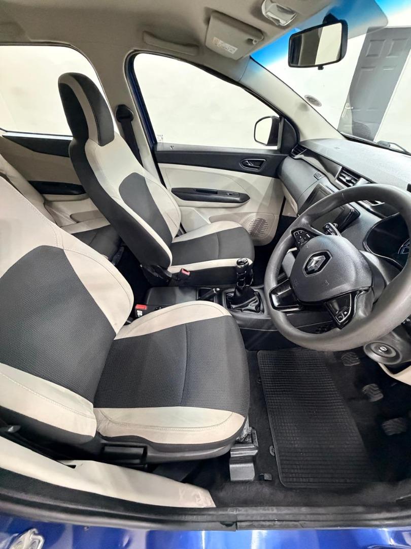 Renault Triber 1.0 Zen Auto Addicts