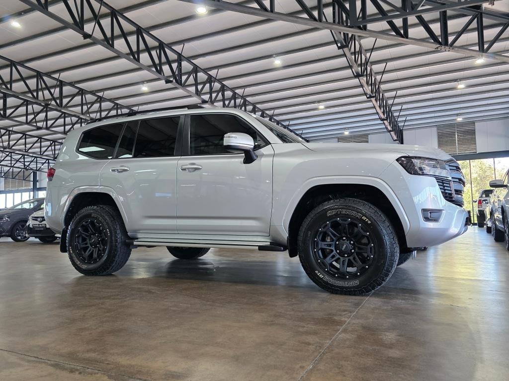 2023 Toyota Land Cruiser 300 3.3D GX-R