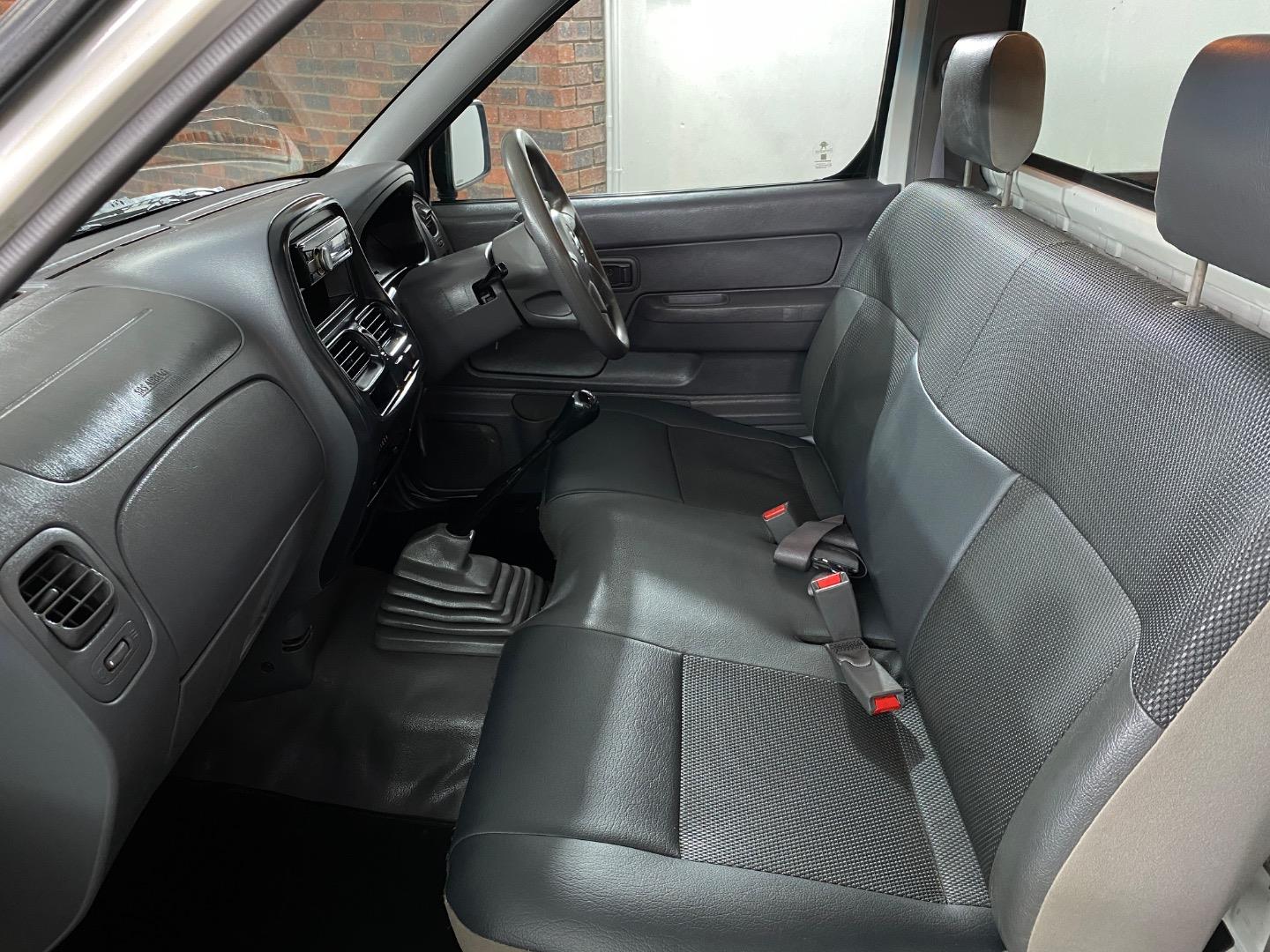 Nissan NP300 Hardbody 2.5TDi Eagle Auto Sales