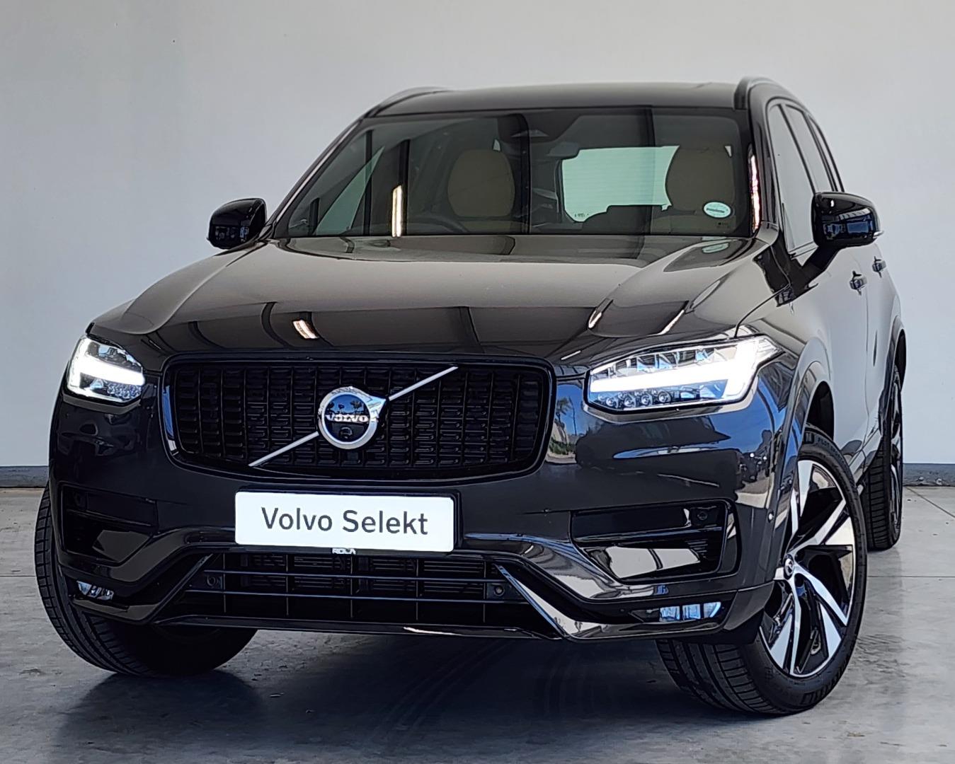 2025 Volvo XC90 B5 AWD Plus Dark