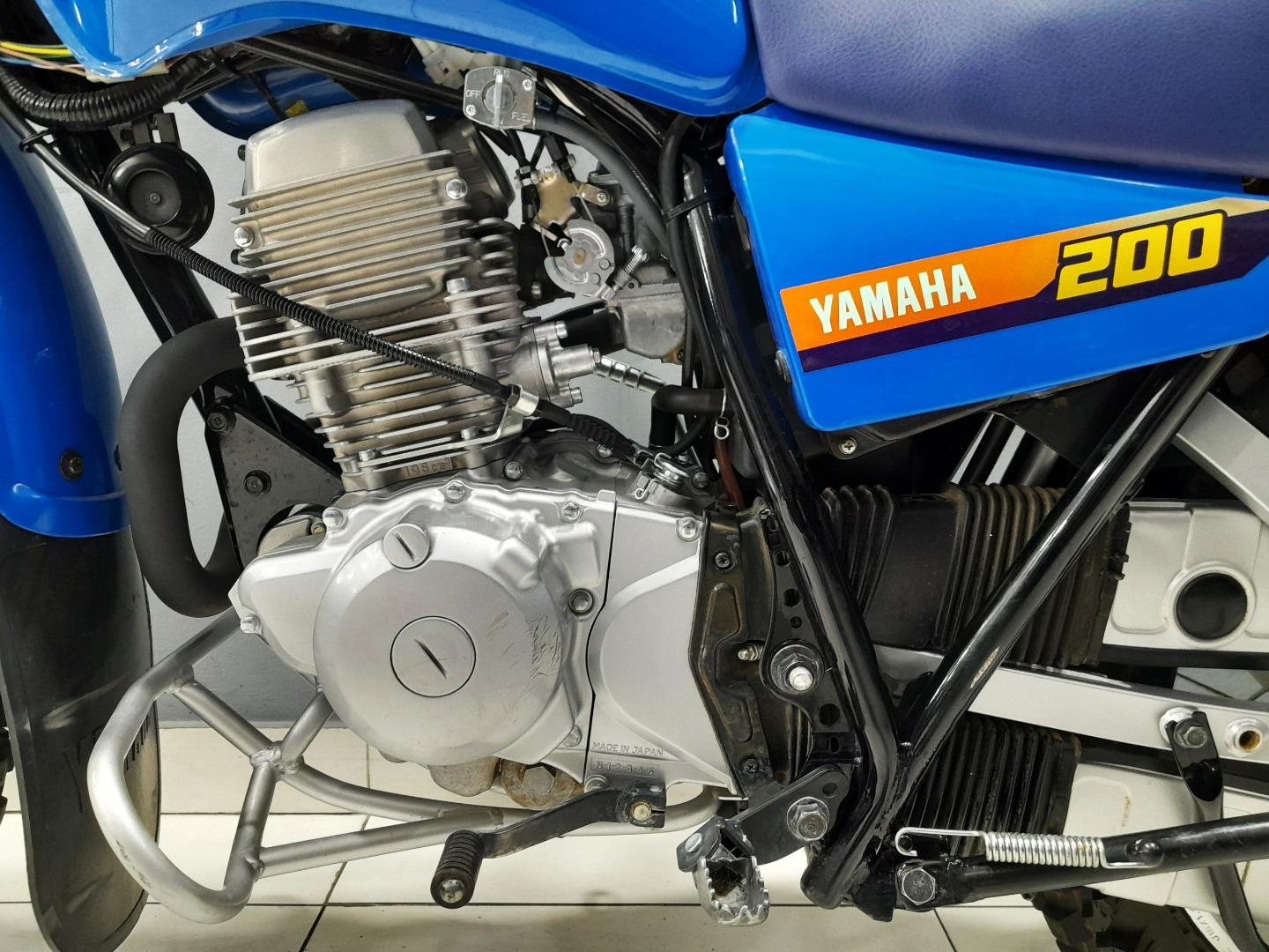 Yamaha AG 200