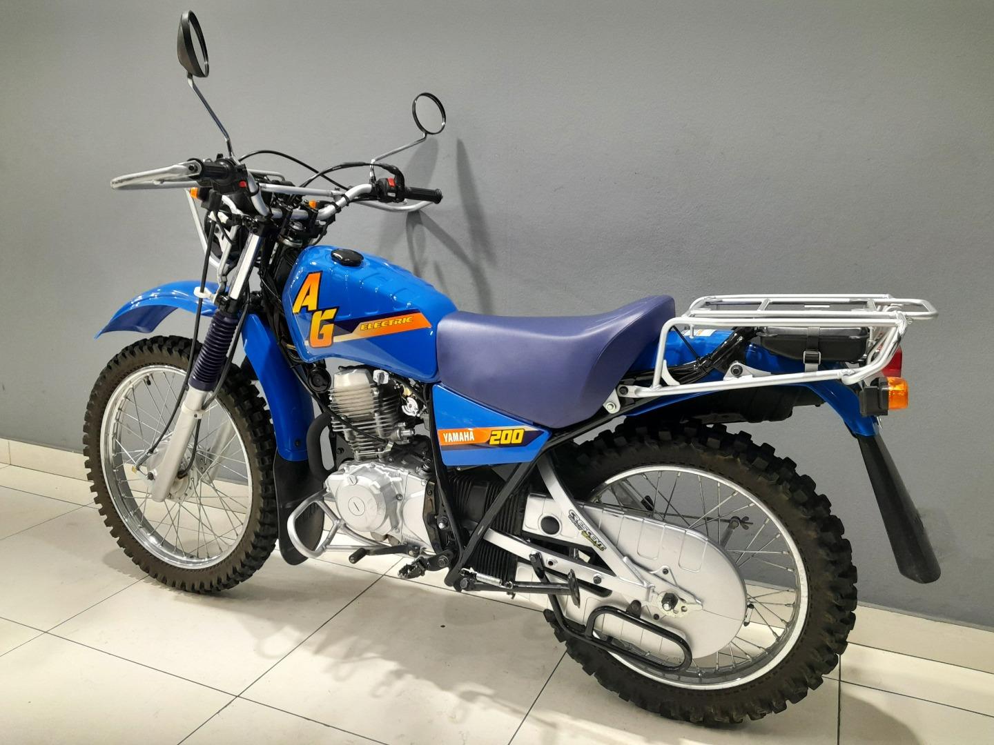 Yamaha AG 200