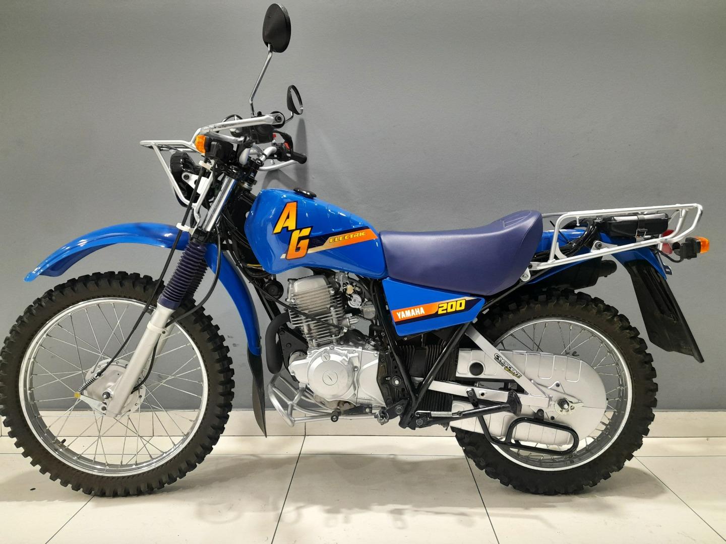 Yamaha AG 200