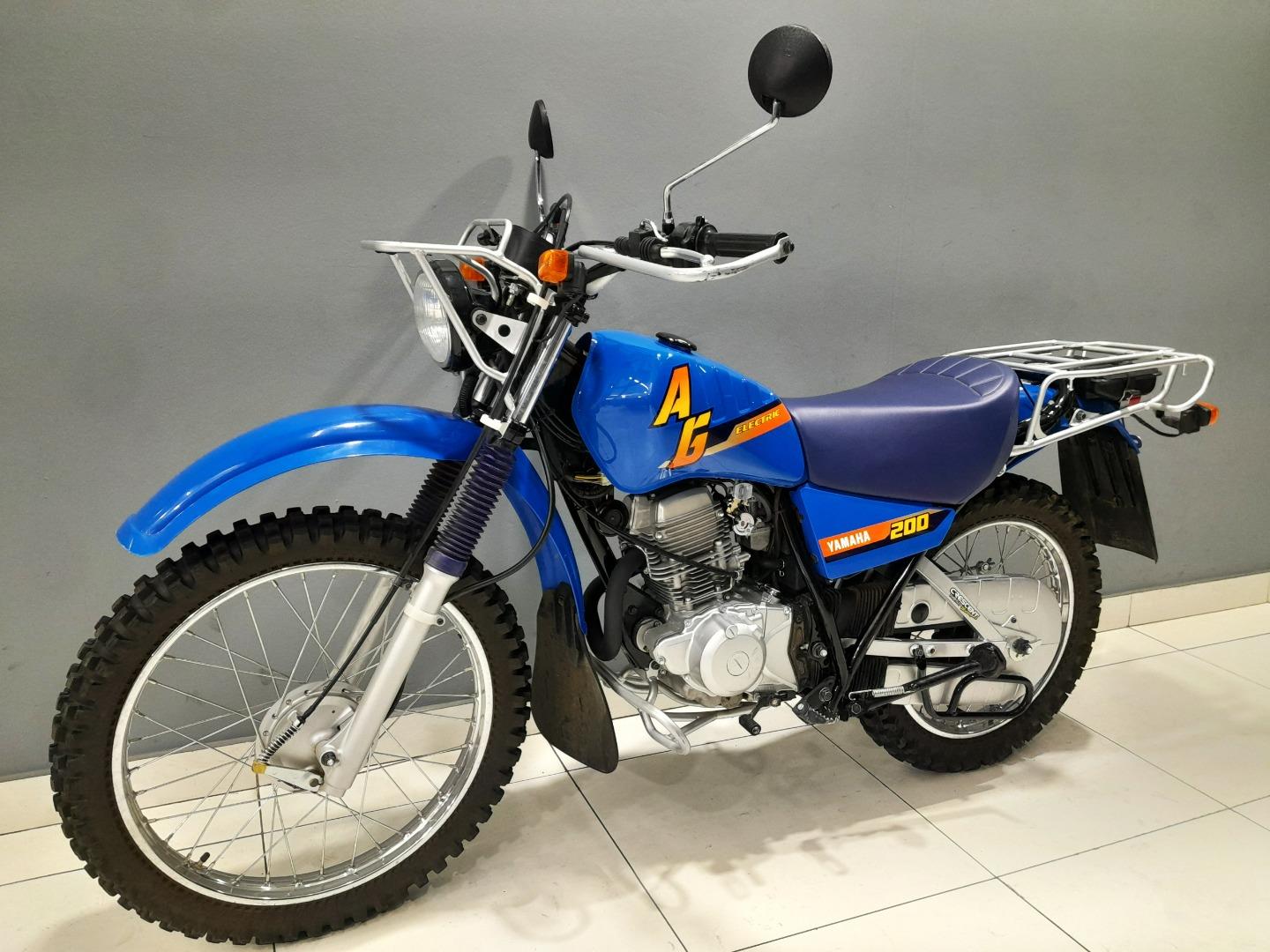 Yamaha AG 200