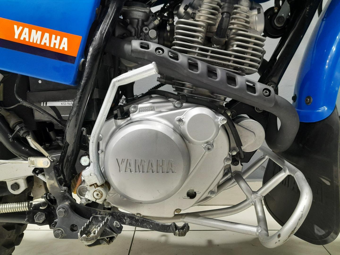 Yamaha AG 200