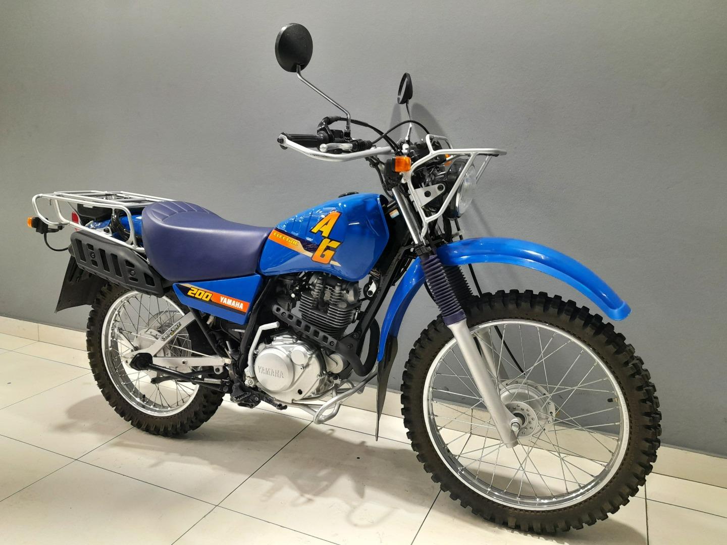 Yamaha AG 200