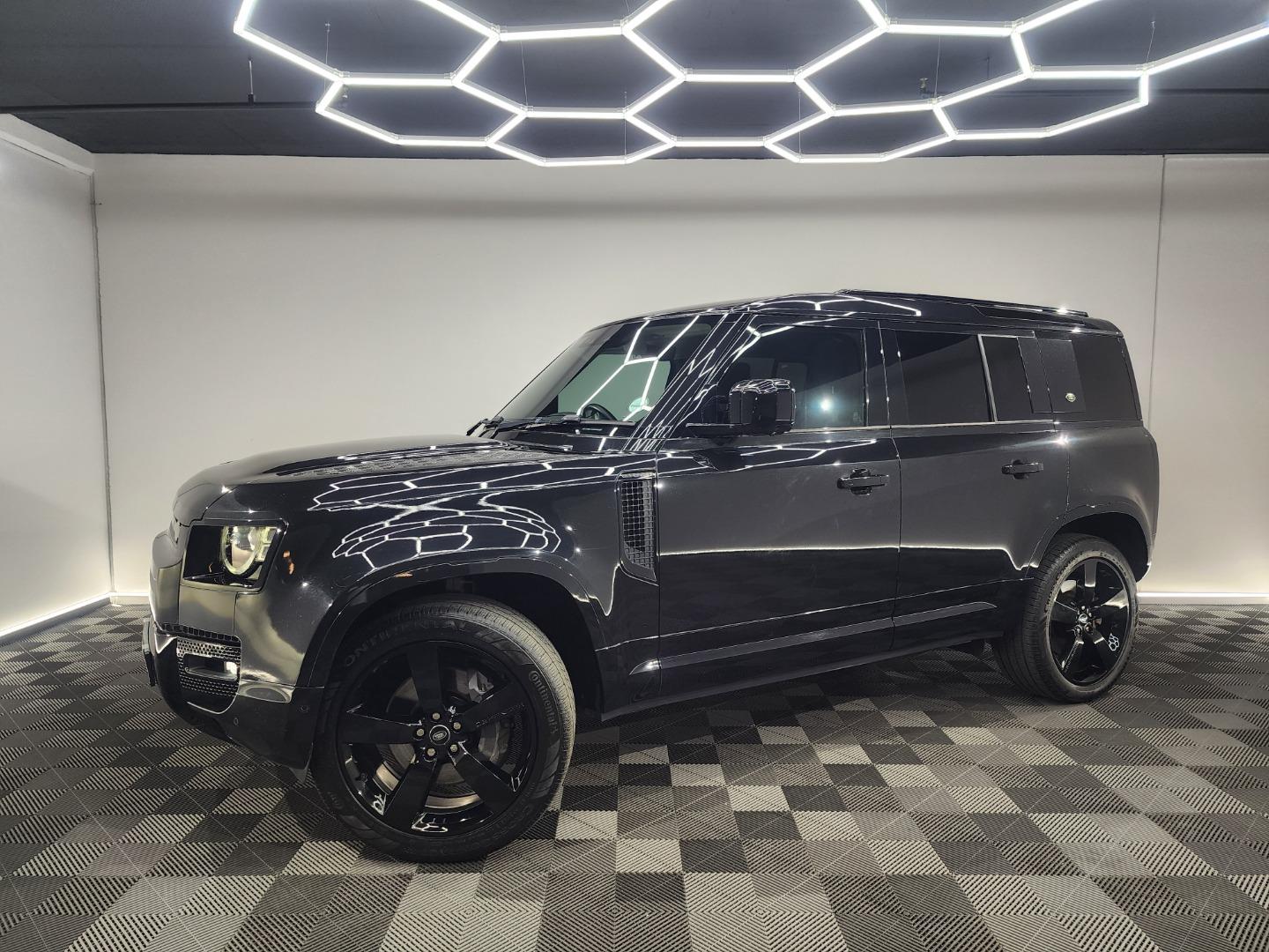 2022 Land Rover Defender 110 D300 X-Dynamic HSE