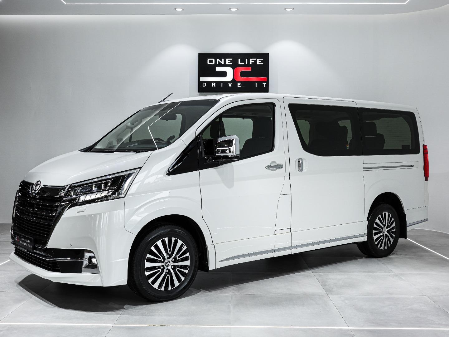 2022 Toyota Quantum 2.8 LWB Bus 6-seater VX Premium for sale