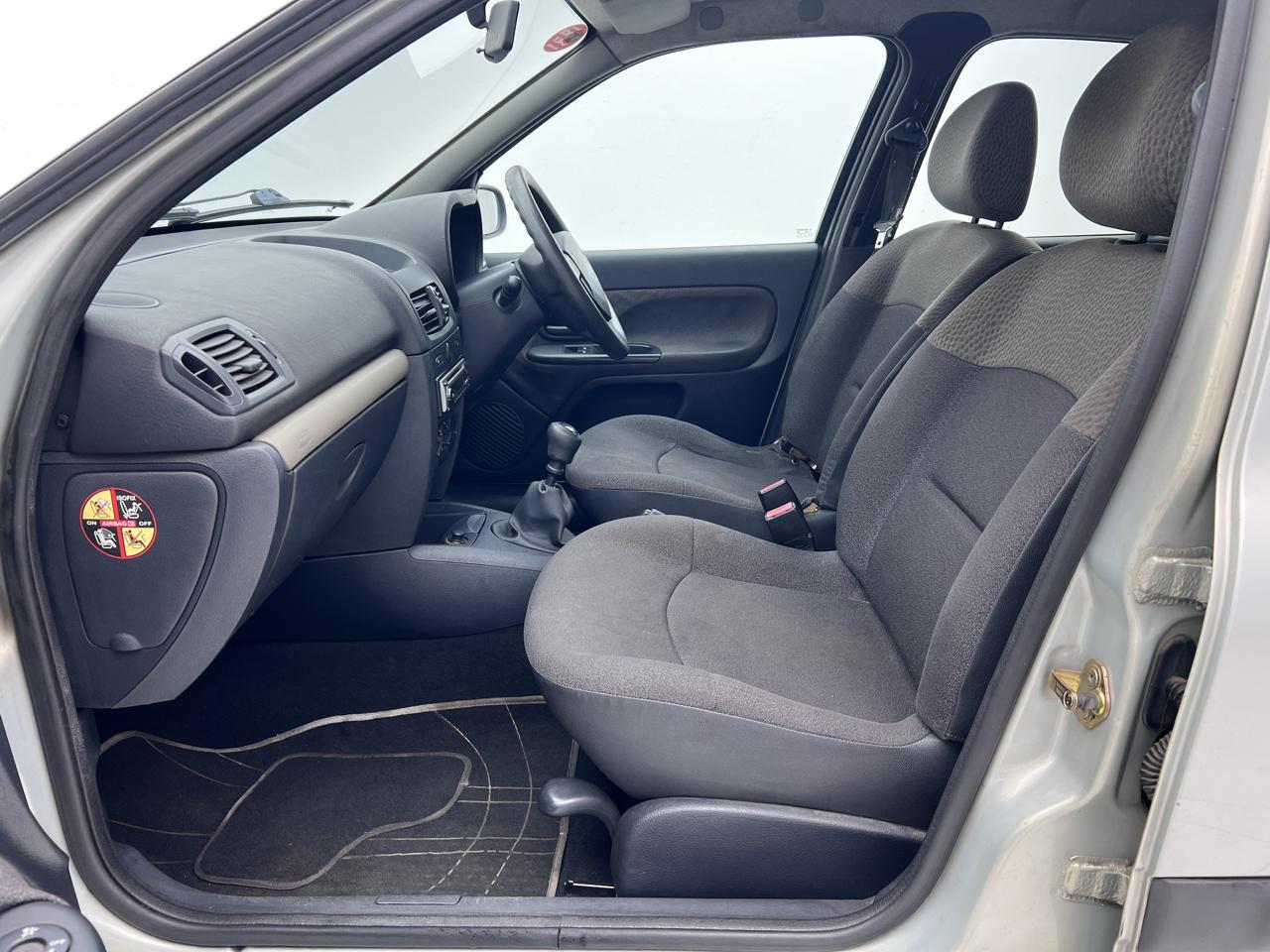 Renault Clio 1.4 Expression EBK 134 High Street