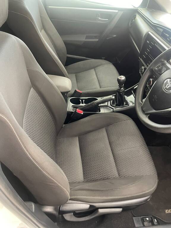 Toyota Corolla 1.6 Esteem Durban Carz