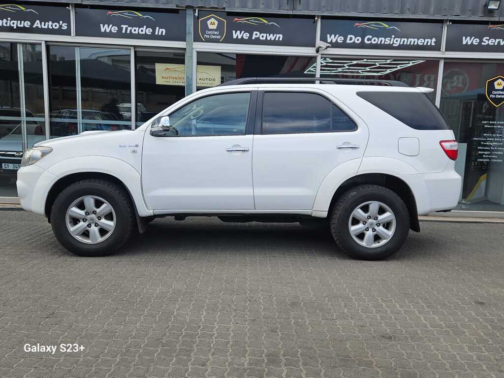 Toyota Fortuner 3.0D-4D 4x4 Authentique Autos