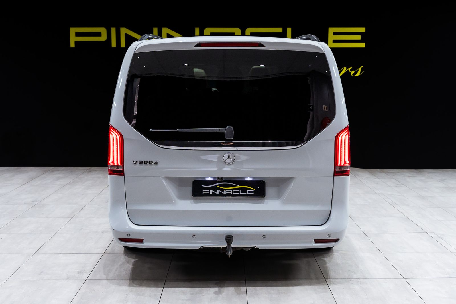 Mercedes-Benz V-Class V300d Exclusive AMG Line Pinnacle Cars CC