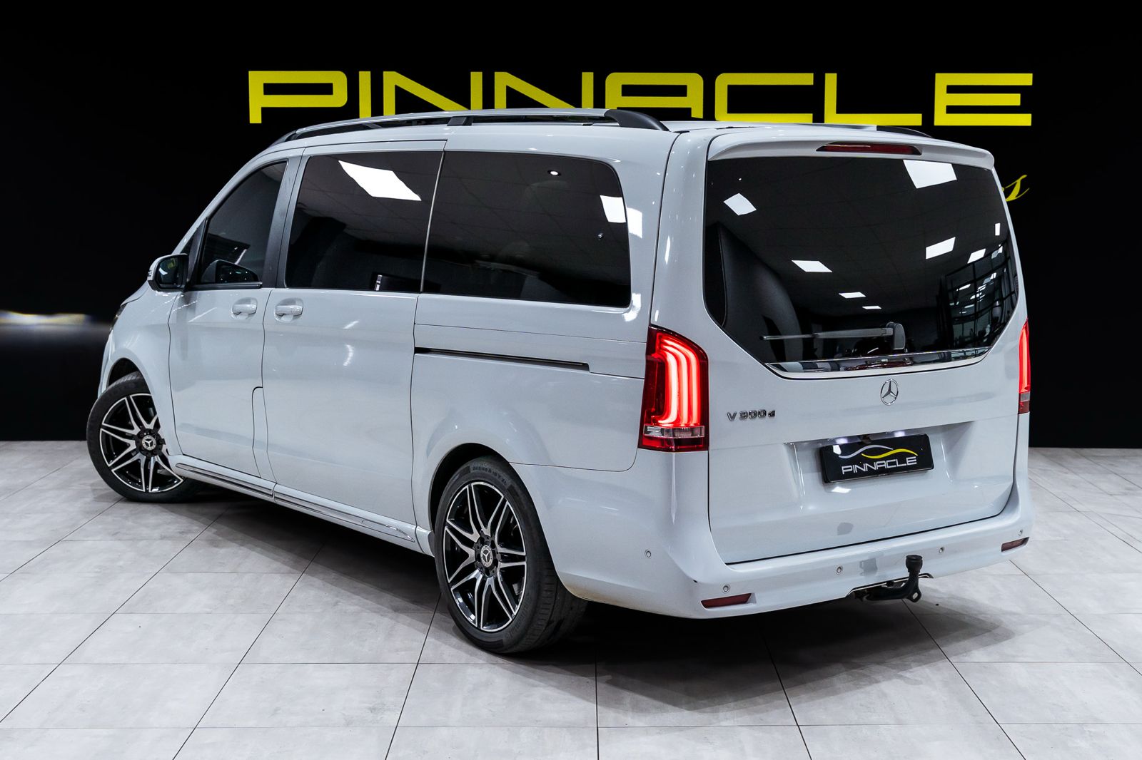 Mercedes-Benz V-Class V300d Exclusive AMG Line Pinnacle Cars CC