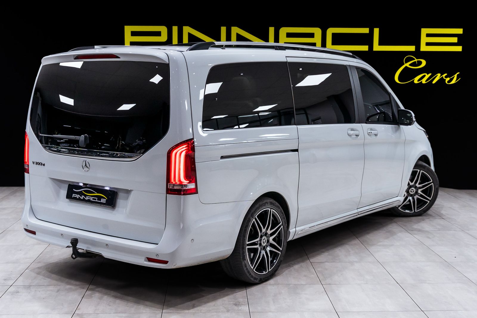 Mercedes-Benz V-Class V300d Exclusive AMG Line Pinnacle Cars CC