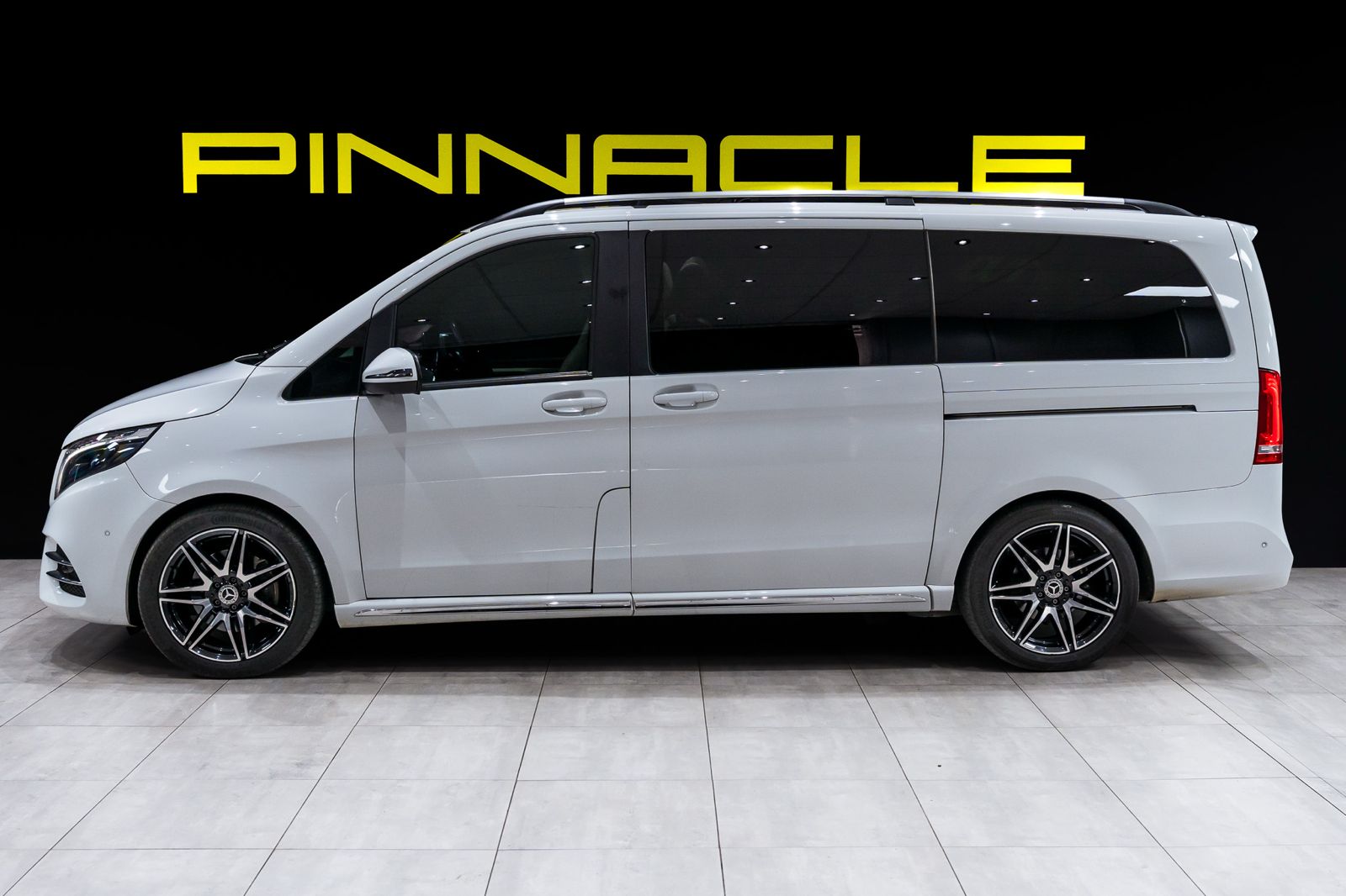 Mercedes-Benz V-Class V300d Exclusive AMG Line Pinnacle Cars CC
