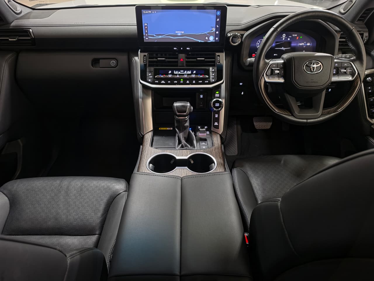 Toyota Land Cruiser 300 3.3D ZX SMG Lexus Umhlanga