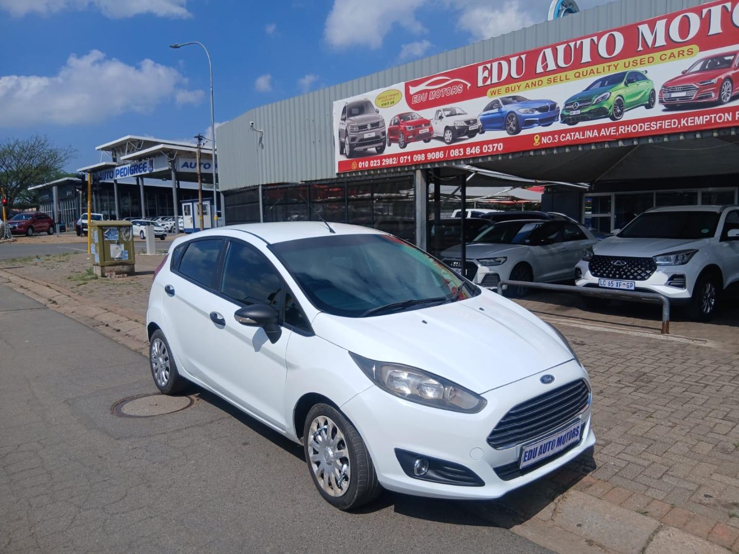 2016 Ford Fiesta 5-Door 1.0T Trend