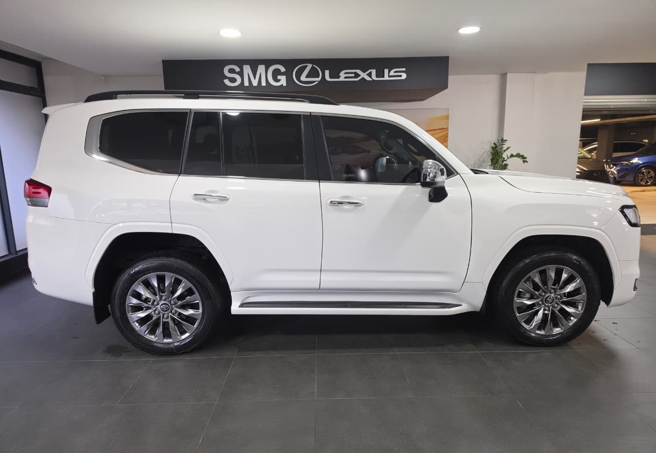 Toyota Land Cruiser 300 3.3D ZX SMG Lexus Umhlanga