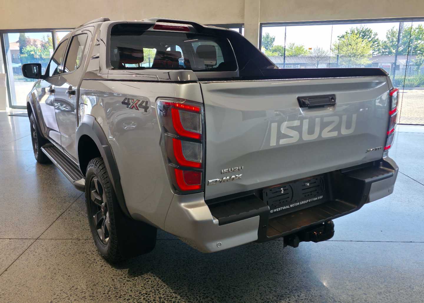 Isuzu D-Max 3.0TD Double Cab V-Cross 4x4 Westvaal Secunda New Cars