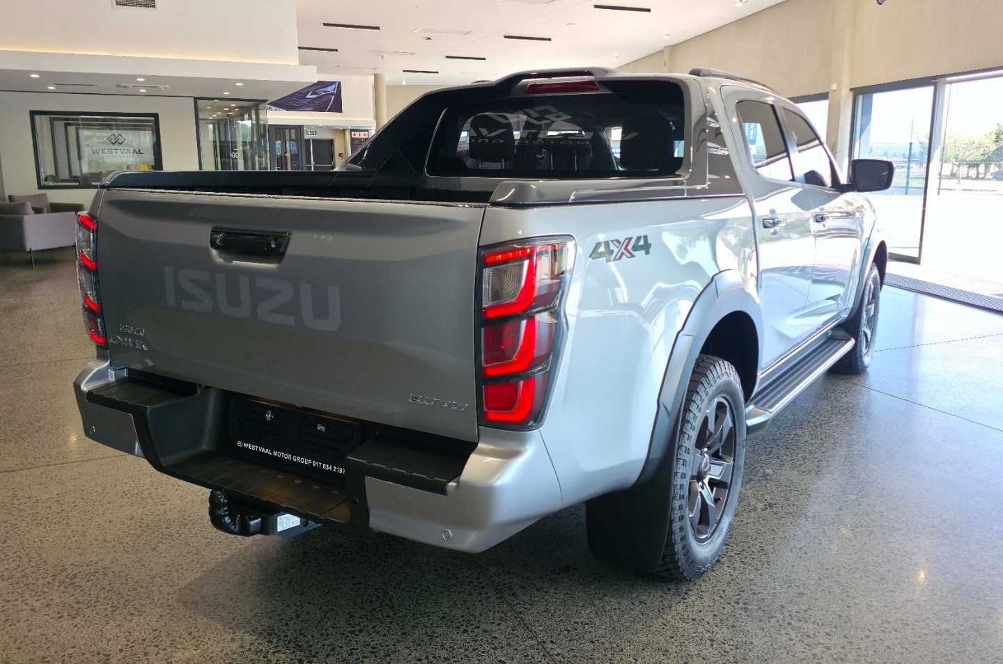 Isuzu D-Max 3.0TD Double Cab V-Cross 4x4 Westvaal Secunda New Cars