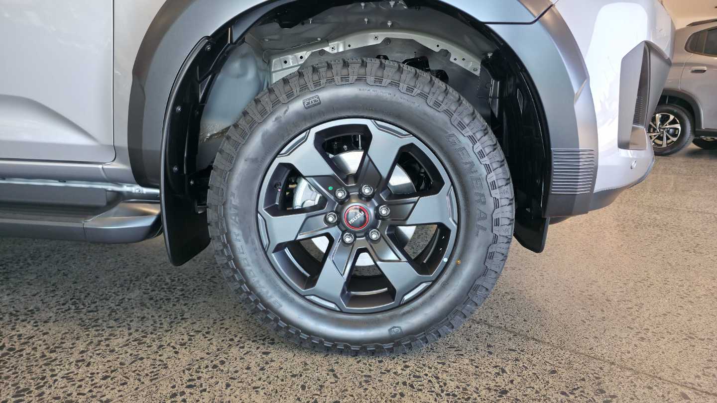 Isuzu D-Max 3.0TD Double Cab V-Cross 4x4 Westvaal Secunda New Cars
