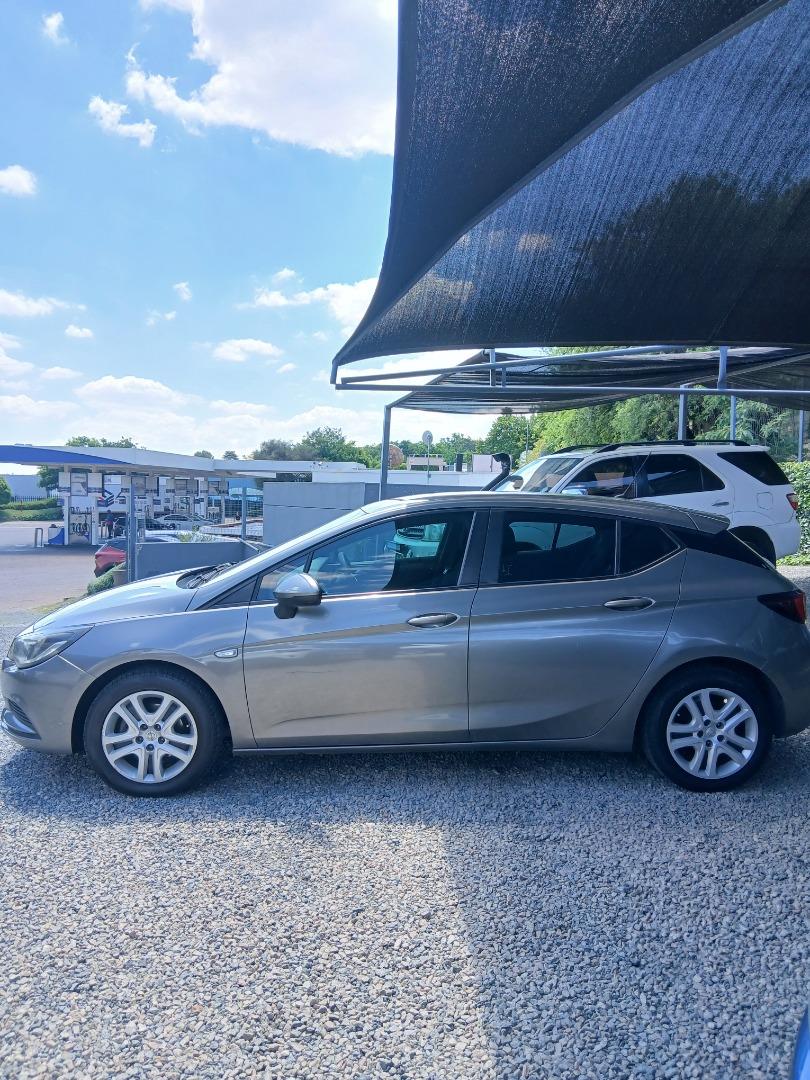 Opel Astra Hatch 1.0T Chothe Cars