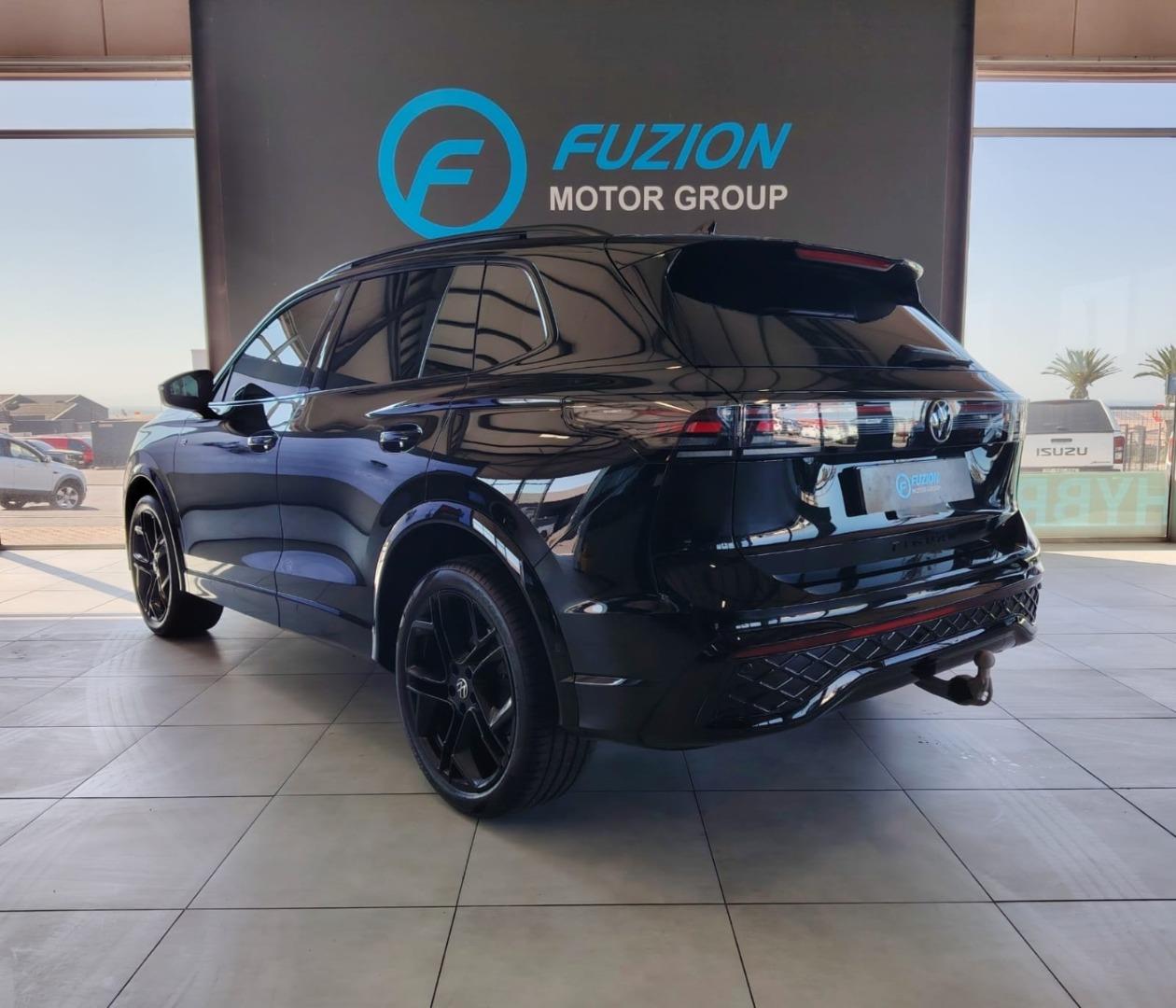 Volkswagen Tiguan 2.0TSI R-line 4Motion Fuzion Pre-owned West Coast