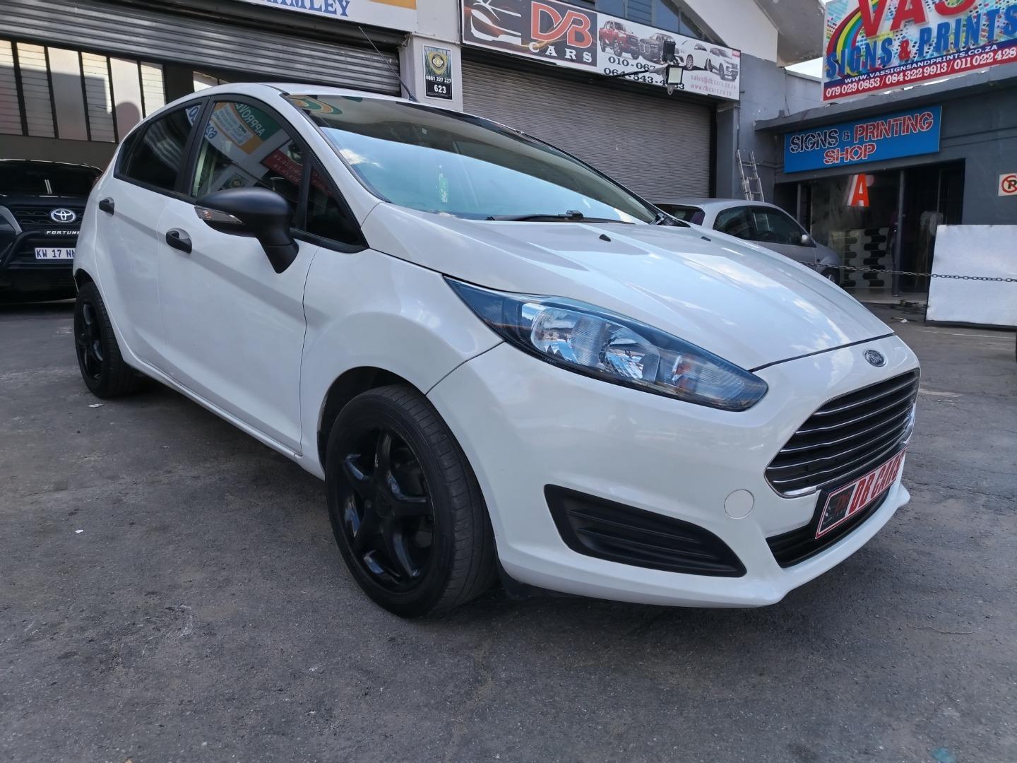 2015 Ford Fiesta 5-door 1.4 Ambiente