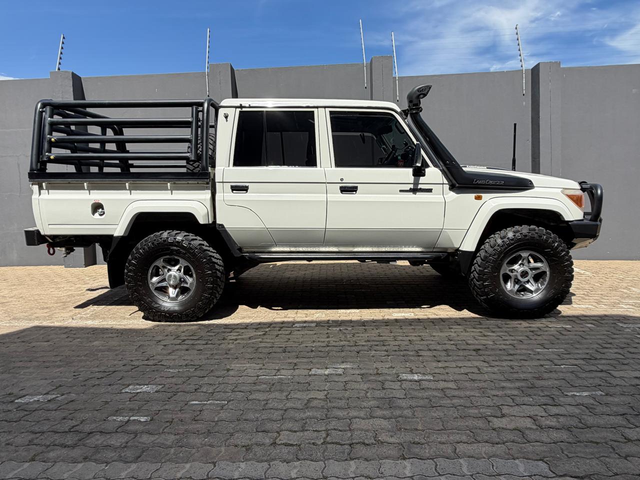 Toyota Land Cruiser 79 4.5D-4D LX V8 Double Cab LJR Auto
