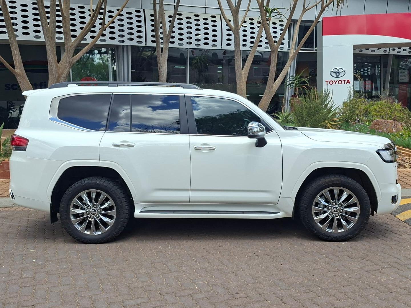 Toyota Land Cruiser 300 3.3D ZX Halfway Toyota Honeydew