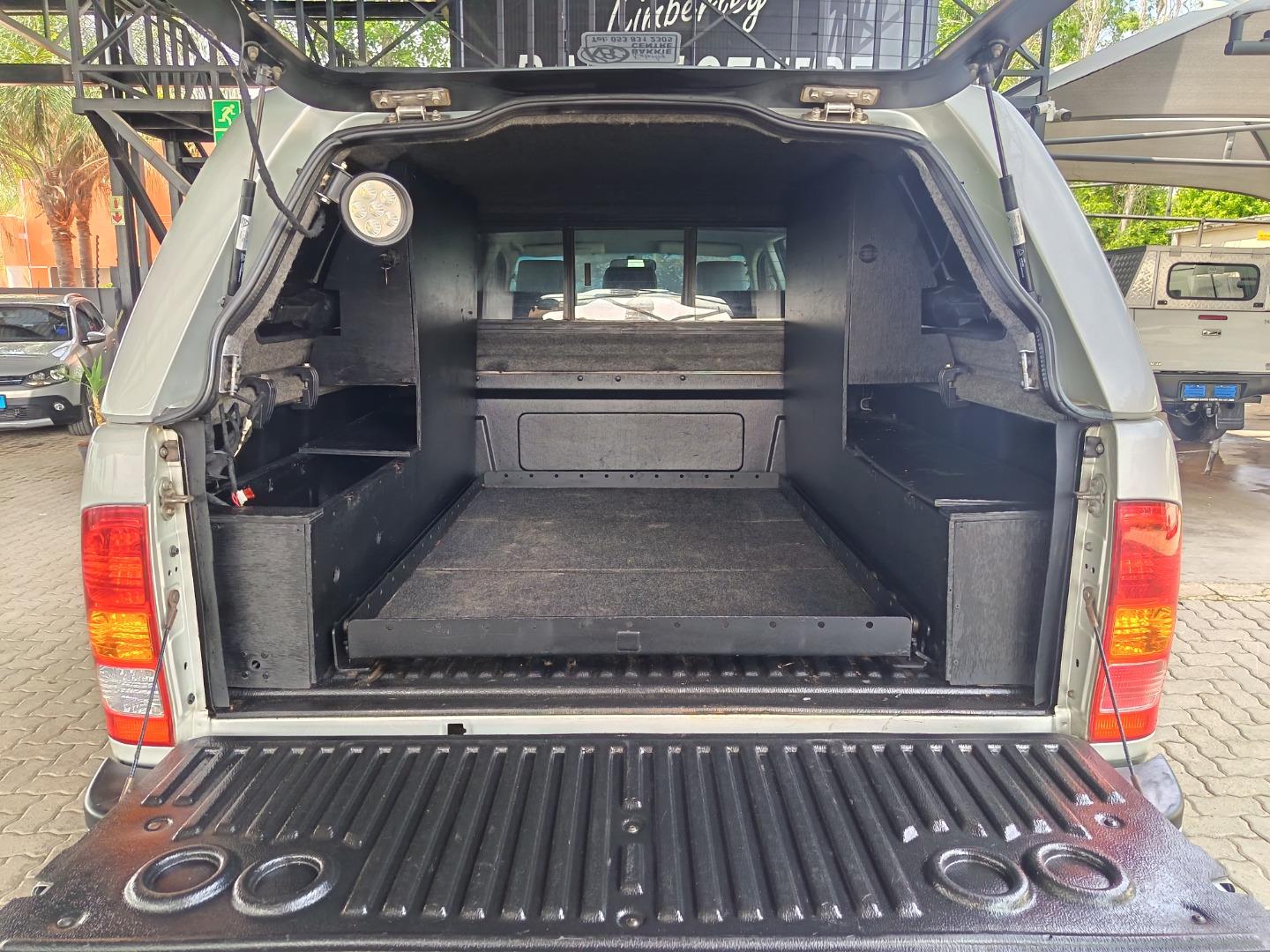 Toyota Hilux 3.0D-4D Double Cab 4x4 Raider Auto Kimberley Bakkie Centre