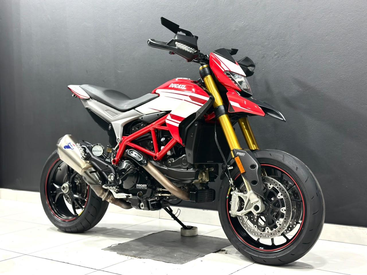 Ducati HYPERMOTARD 939