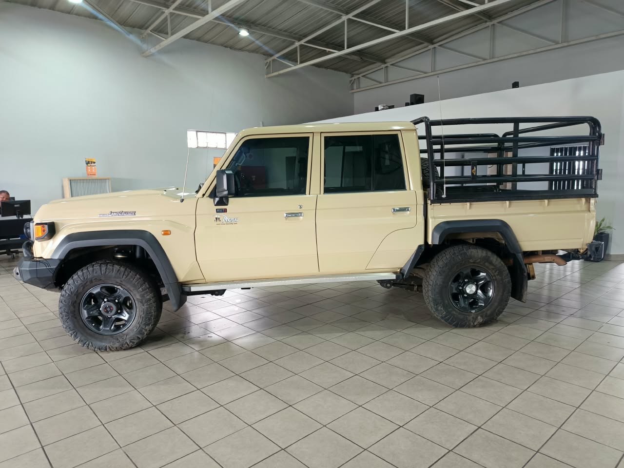 Toyota Land Cruiser 79 2.8GD-6 Double Cab Morgan Isuzu Ermelo