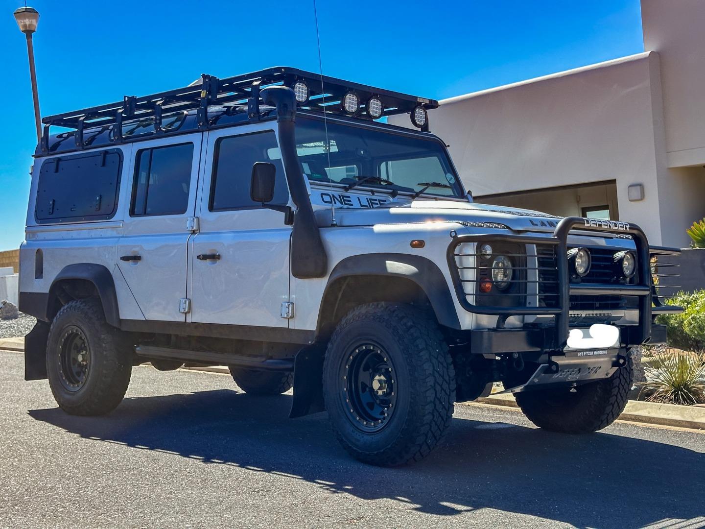 2014 Land Rover Defender 110 TD Station Wagon S